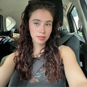 Meet your Posher, Ana